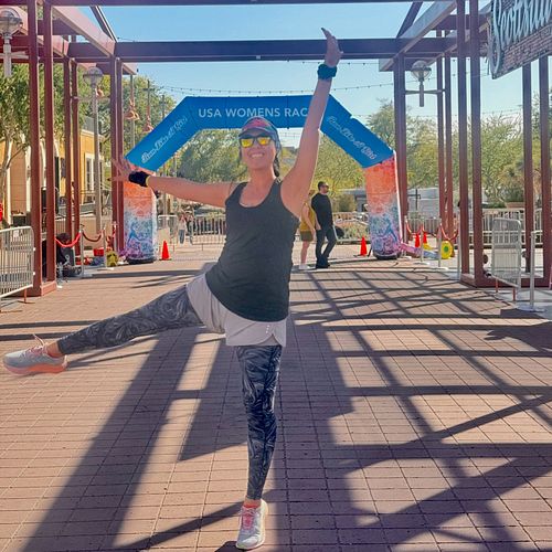 @runlikeagirlarizona @usawomenshalfmarathon must-haves
- the best cheerleader to drive you to the starting line and amazing r...