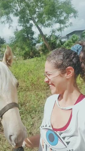 yo con mi yegua,
y una abuelita con su machete. 
#machete #gardening
#girlswillbegirls #imjustagirl #girlpower 
#equestrian #...