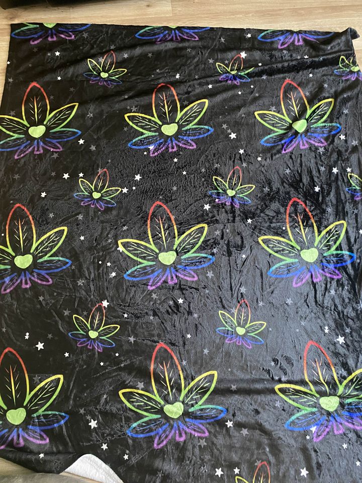 rainbow leaf blanket!! product image (1)