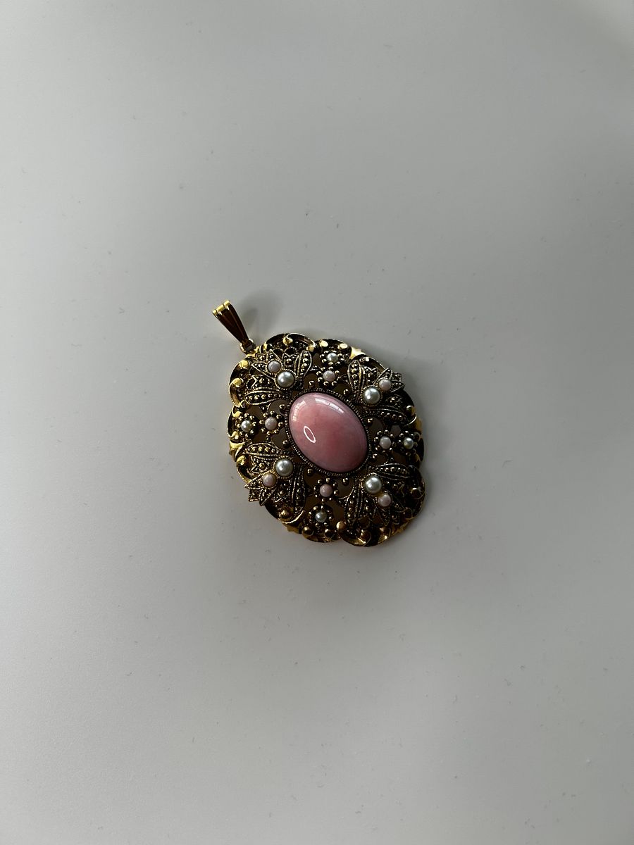 Vintage Avon Gold Tone Lace Oval Pink Cabochon Pendant product image (4)