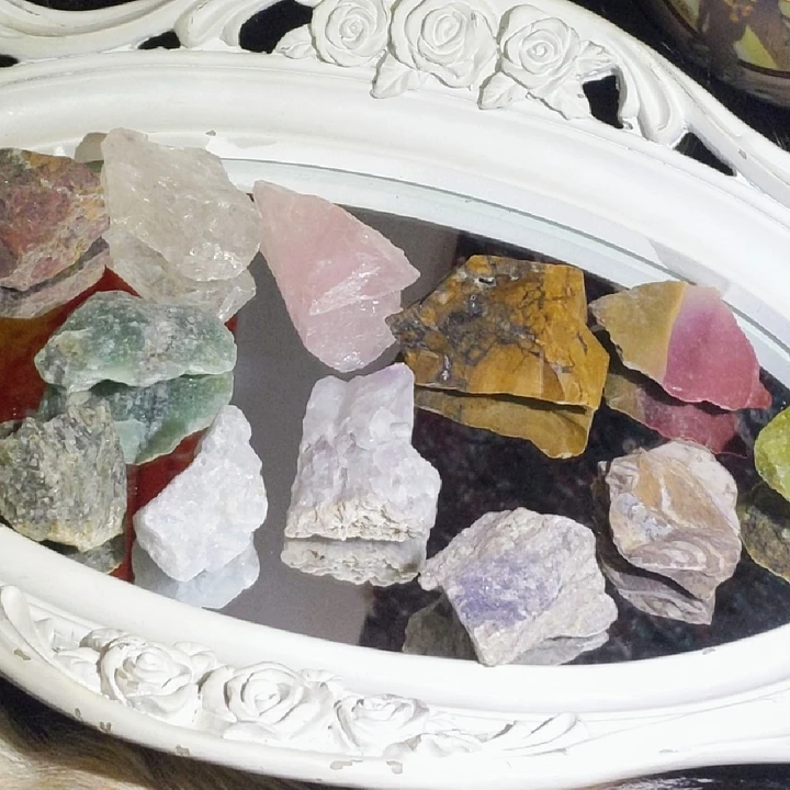 5 Piece Mixed Rough Gemstone Set product image (1)