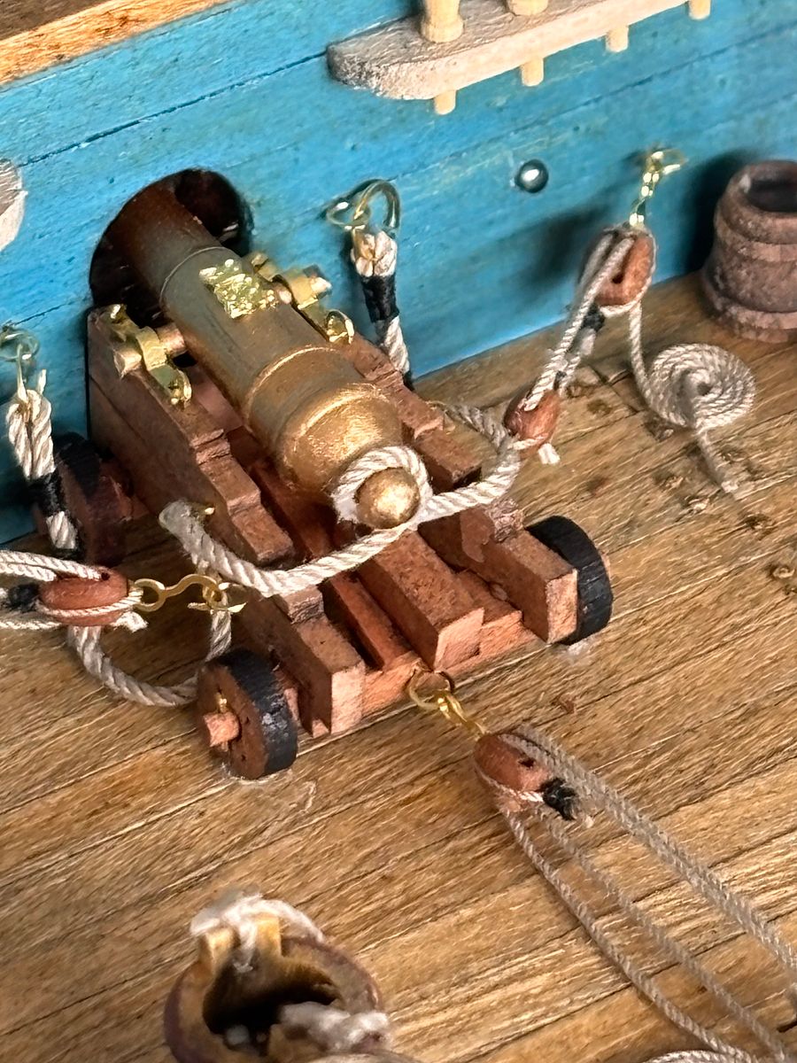 Wooden Diorama: Cannon Aboard a Historic Ship - blue ship version product image (6)