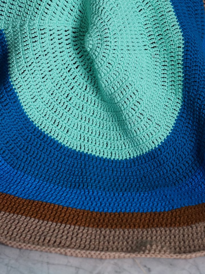 Treble crochet round blanket pdf pattern product image (1)
