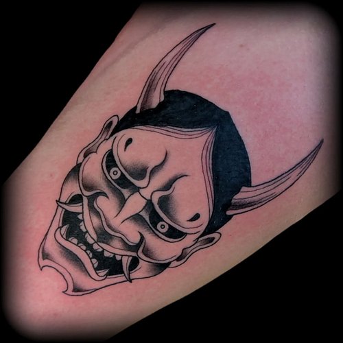 got to do this sick hannya mask design from the shop flash collection yesterday for a sweet walk-in client. I'm super stoked ...