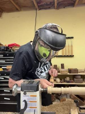 Turning a lightsaber handle from black limba… and it’s full of bug holes. Like, way too many bug holes. Makes you wonder—what kind of Jedi would carry this thing? Definitely not one I’d want to meet in a dark alley (or on a dusty planet). Creepy saber, mysterious past… probably doesn’t talk much. #woodturning #lightsaberhandle #starwarsvibes #bugholepower #jediweirdness