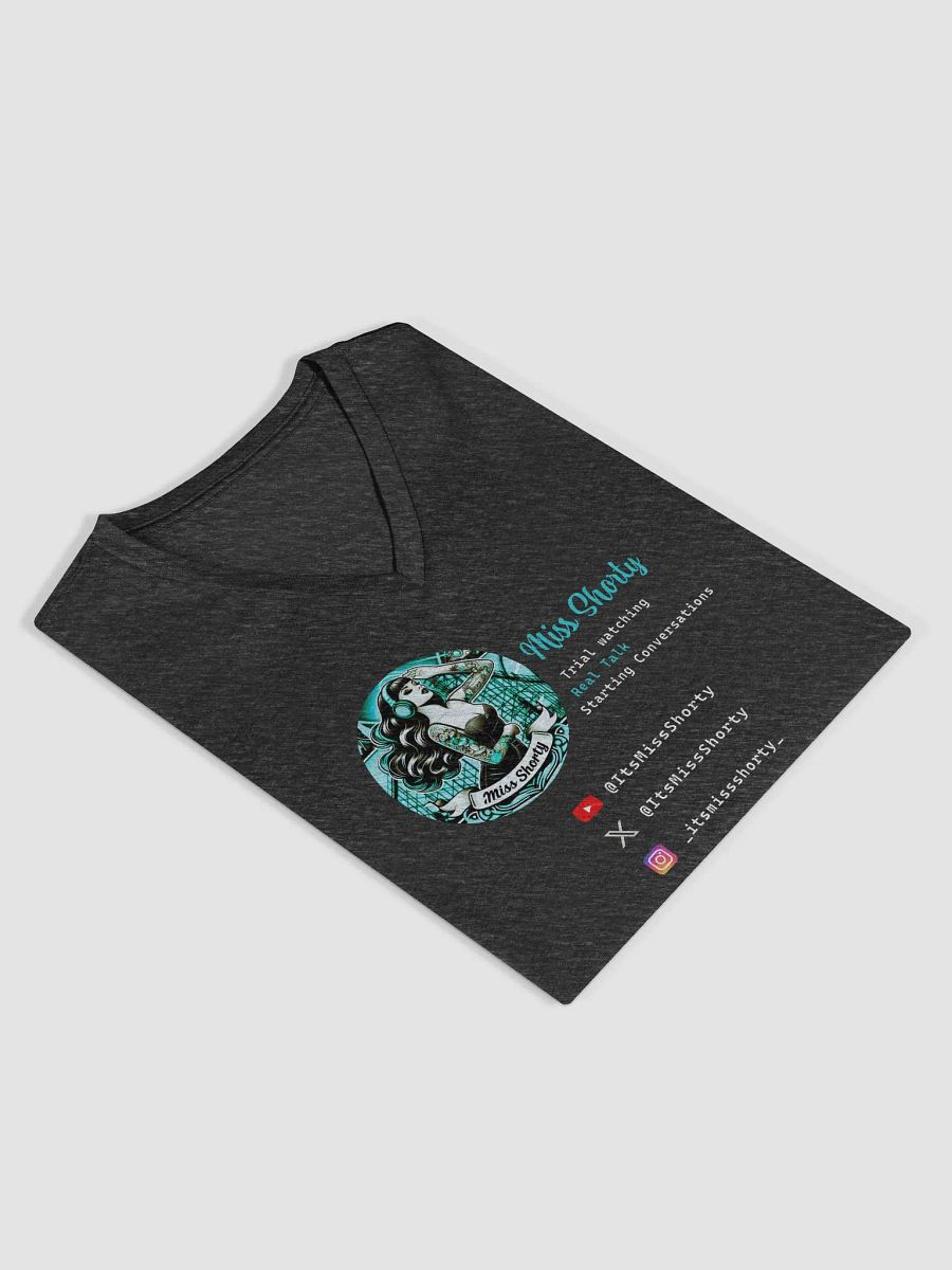 Miss Shorty all over the web! V neck T product image (11)