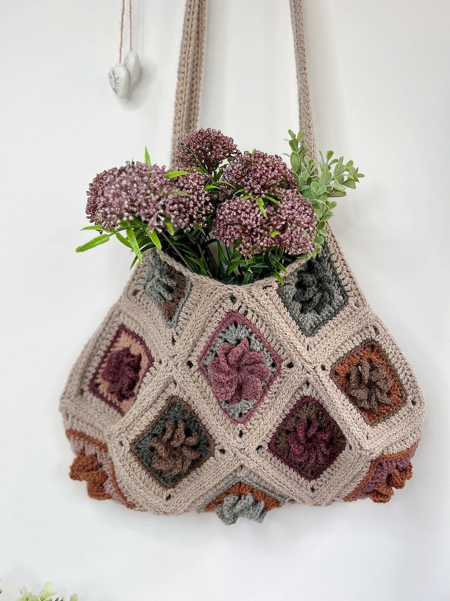 Granny Square Bag Crochet Pattern / Flower Crochet Bag / Easy Tote or Crossbody Bag Pdf product image (7)