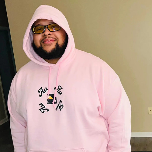 Powerful in that pink! 🙏🏾

The homie @samiraijack rockin one of our awesome hoodies, just in time for these temp drops!

Get ...
