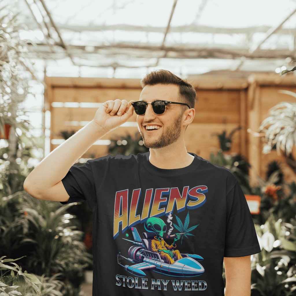 Cannabis - Aliens Stole My Weed - Design | Men's Heavyweight T-shirt product image (1)