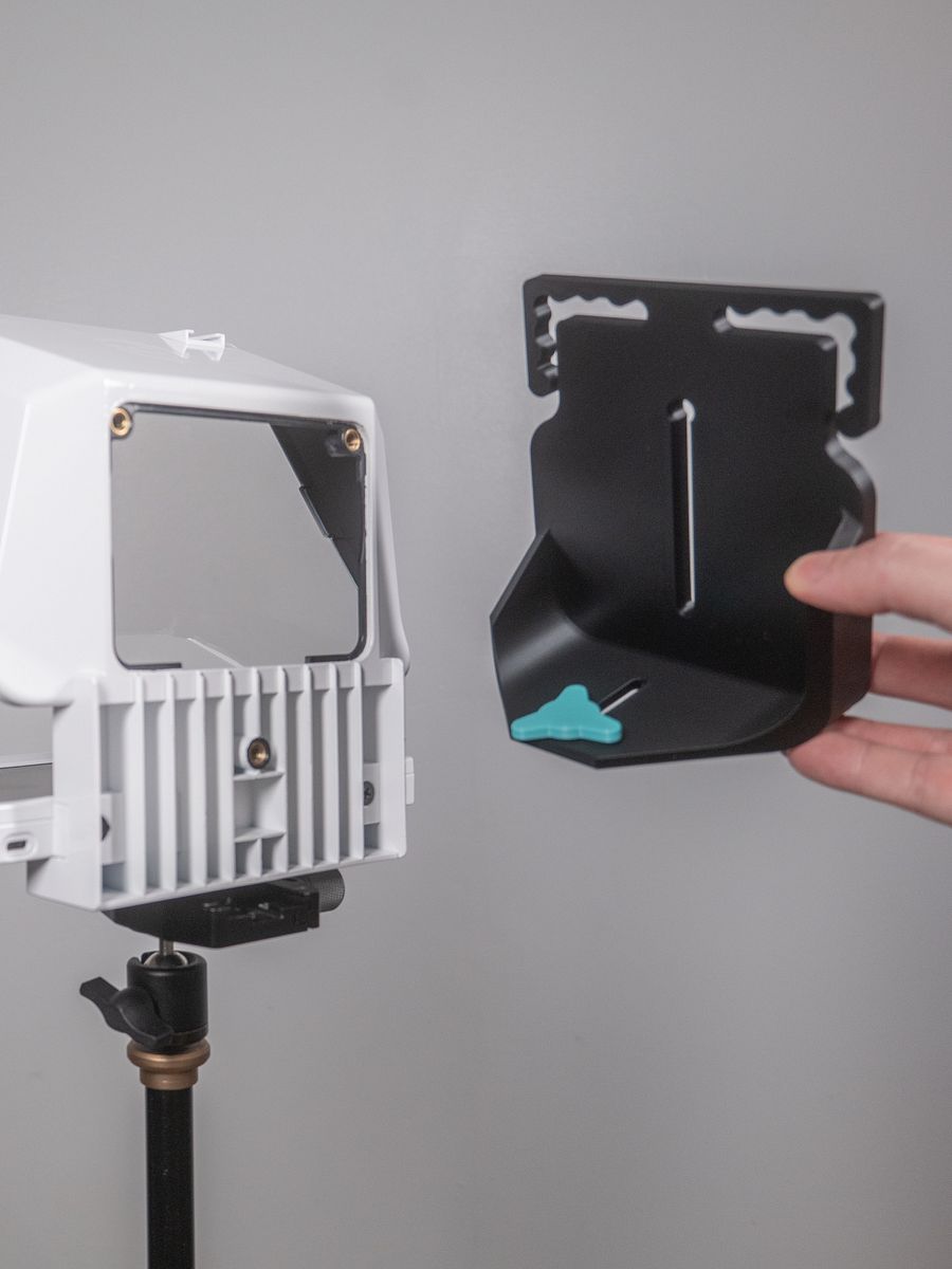 OBSBOT Tail 2 Prompter Kit product image (4)