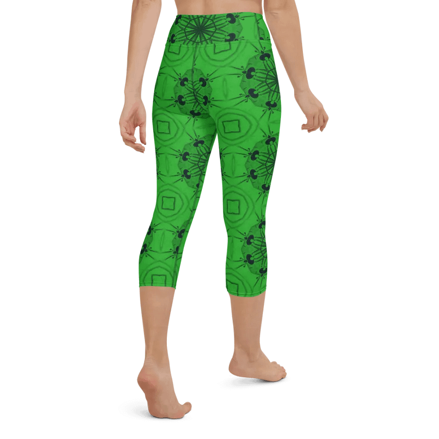 Circles Galore Capri Leggings product image (4)
