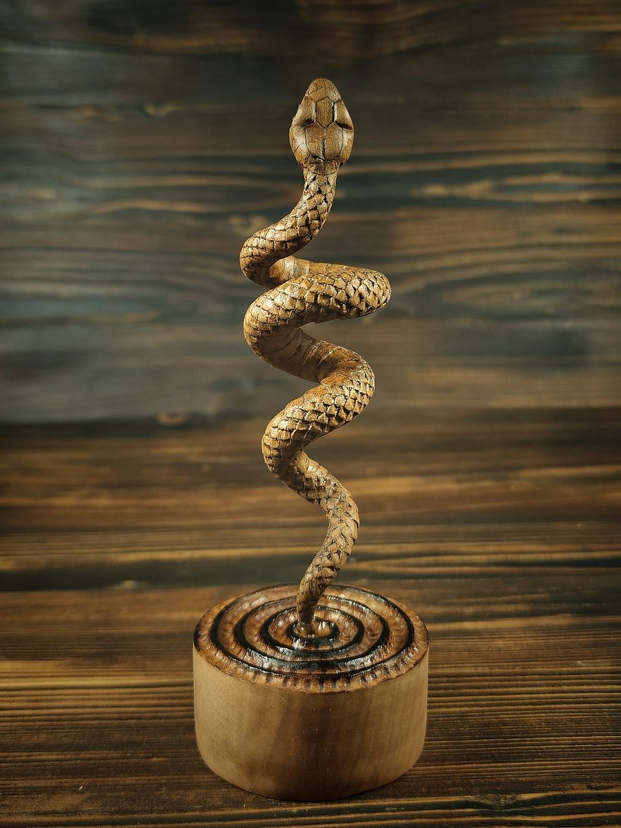 Snake sculpture product image (1)