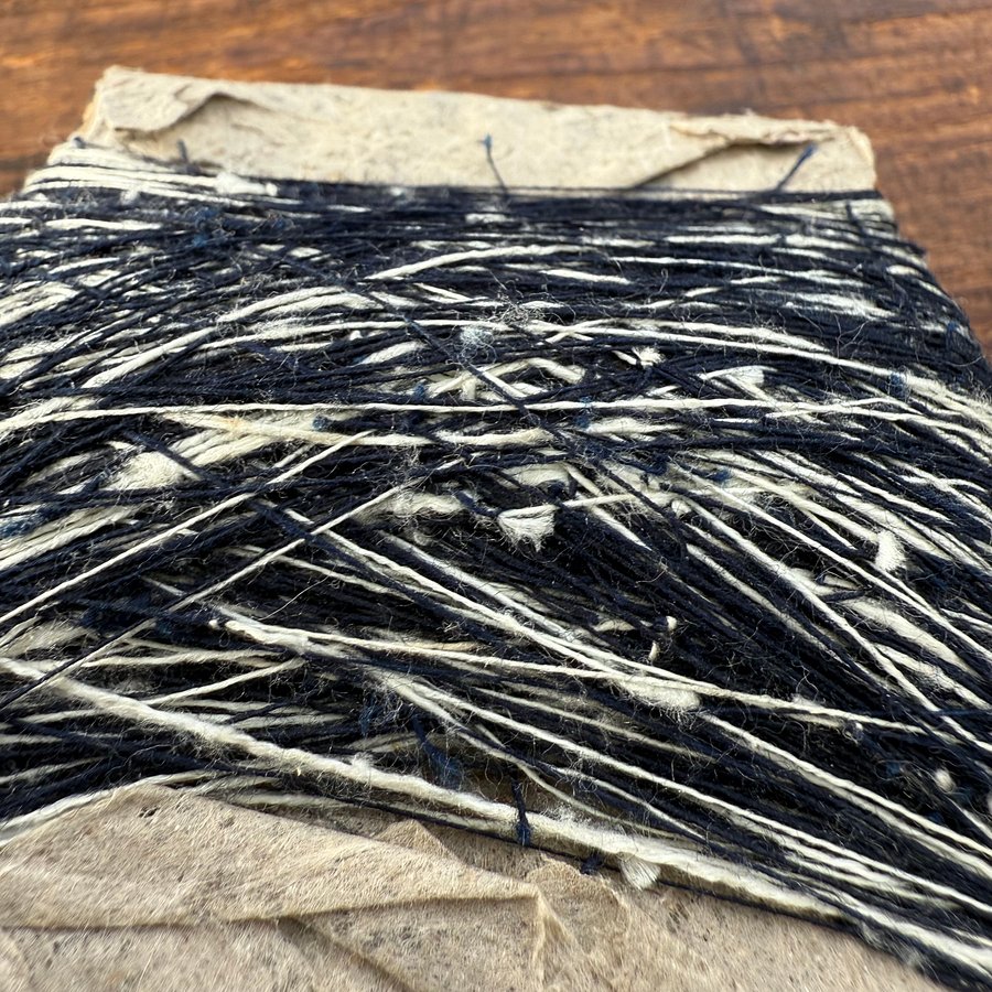 🎎 Kasuri Indigo Thread Spool – Early Showa or Taishō Period – Japan Antique Roadshow product image (4)