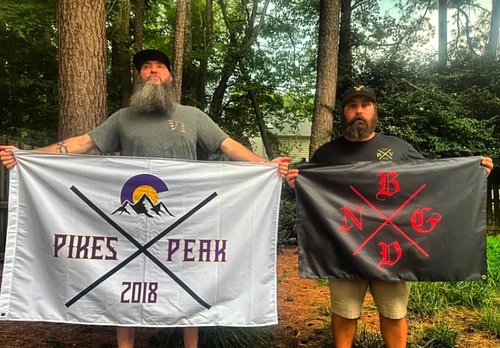 ⚔️Flag Friday⚔️

Pikes Peak Honorary Member Phil  flying the new X-factor flag with North Georgia Member SOJA. 

⚔βΣΔЯDΣD ∇IL...