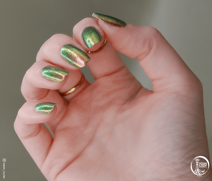 THE MADNESS OF CROWDS - Pink Green Gold Multichrome Nail Polish product image (4)