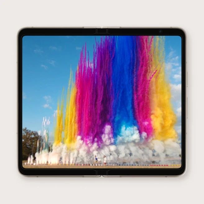 Pixel Fold From $1,299 $1,799 or $36.08/month with 36-month financing*, before trade-in product image (6)