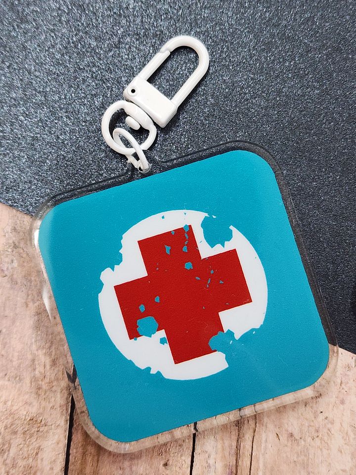 Team Fortress 2 Medkit Shaker Keychain product image (2)
