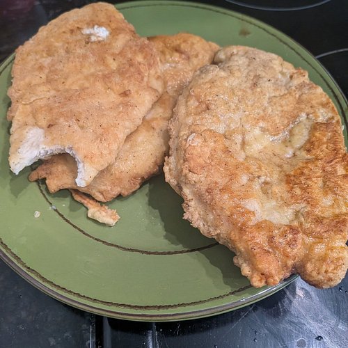 I made gluten free schnitzel for the first time at the cost of my arm. Haha #schnitzel #oopsie #woopsie #grease #itburns
