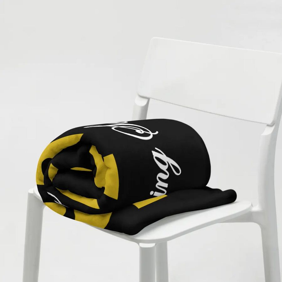 Pepe's Tow Blanket - Black product image (8)