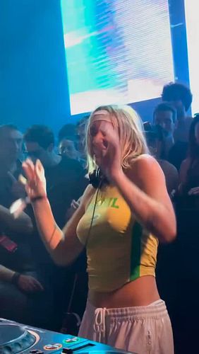Rave, dance, drink… 🙌🏻🔥 @novah.music #hardtechno