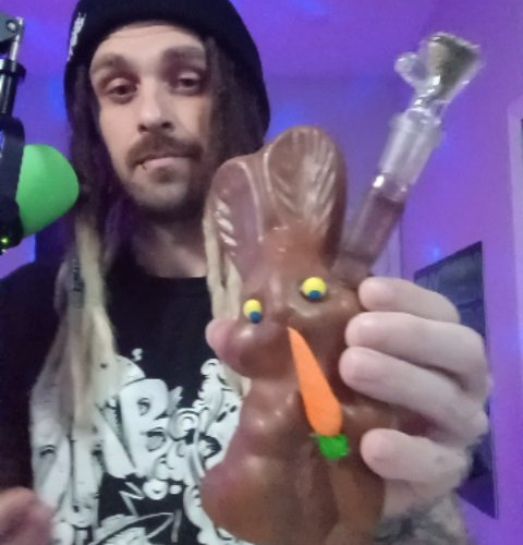 Happy Easter! Make sure you spread some love! Even if it's with a bunny bong! 😄🐰 Ill be at @thefloridacup April 22nd. Go show...
