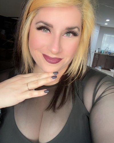 She is the moment ❤️

#love #selflove #weightloss #weightlossjourney #twitch #twitchstreamer #confidence