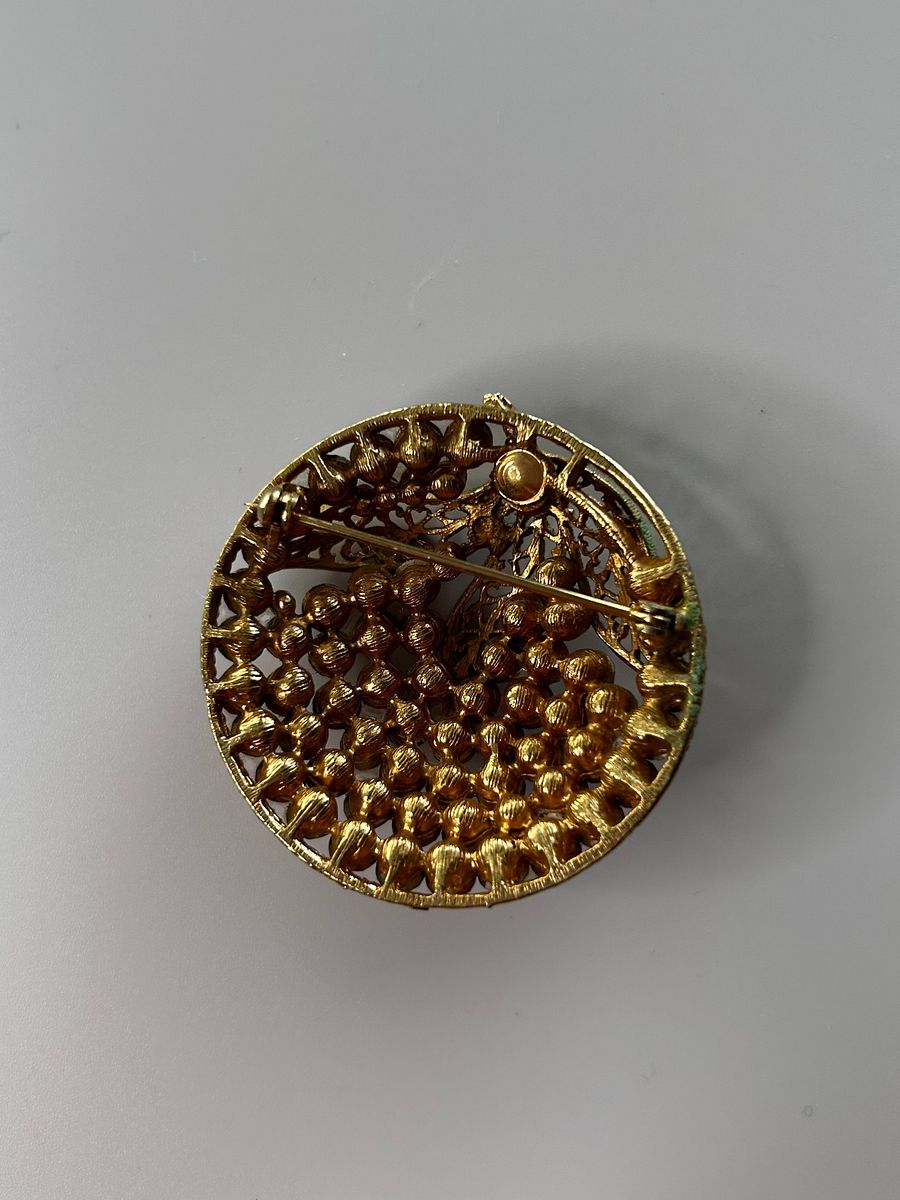 Vintage Gold Tone Circle Leaves AB Rhinestone Crystals Brooch product image (5)