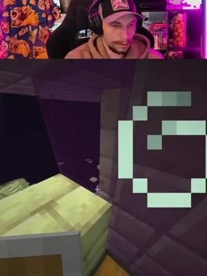 Jooh ei vissiin elytrat auennut🤣🤣#suomitiktokkaajat #twitchstreamer #suomitiktok #Z33CUS #z33cusfin #finland #minecraft 
