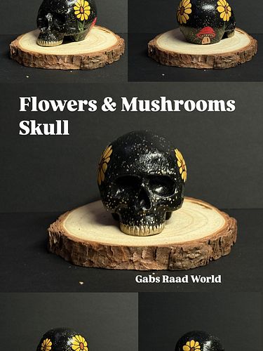 🌼Flowers & 🍄Mushrooms💀Skull 
Hand painted with acrylic paint & paint pens!✍🏻

Custom Skulls are available 📩 DM me for inquiri...