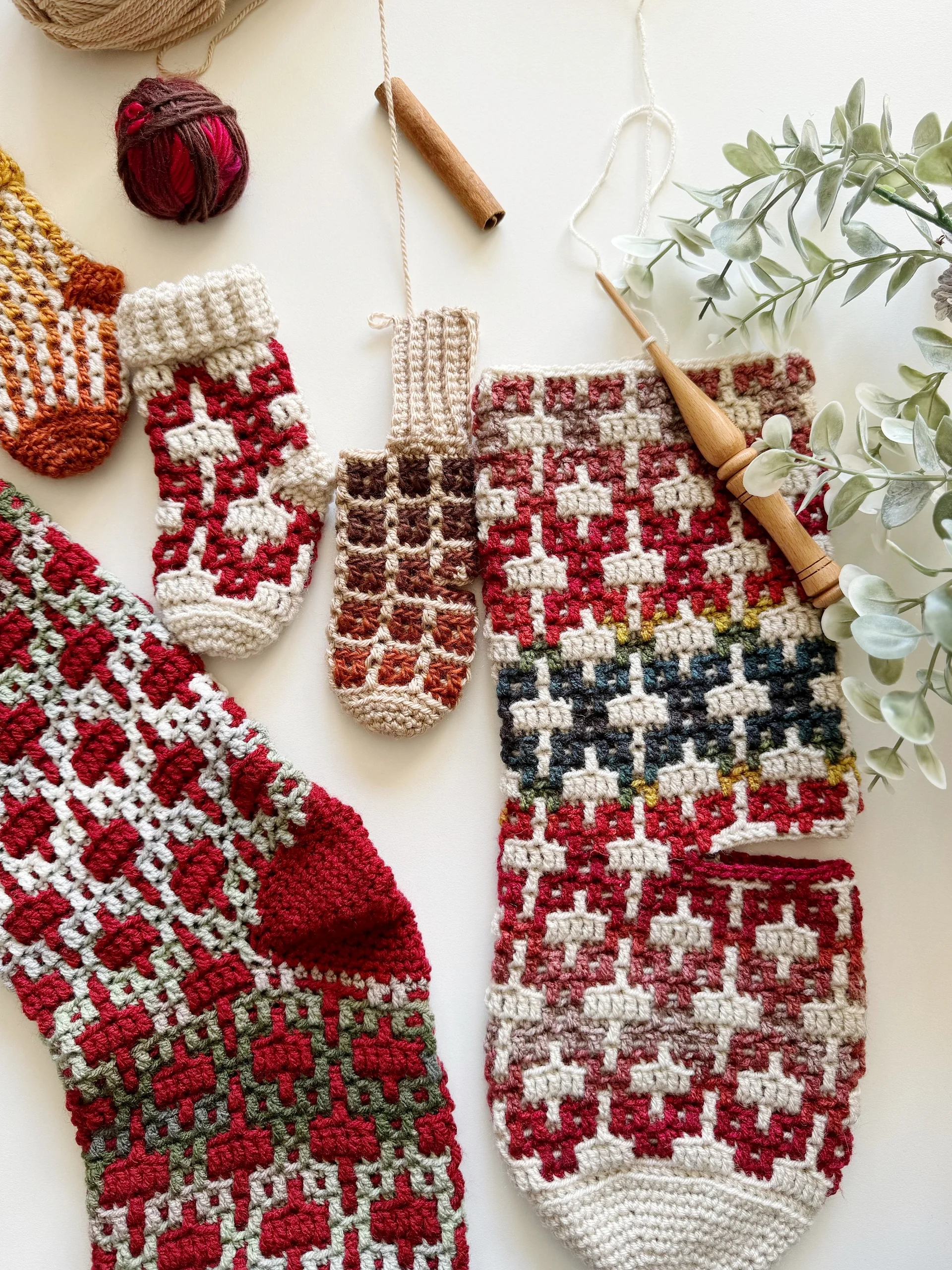 Yuletide Crochet Pattern Collection – Digital E-Book | 17 Christmas Crochet Designs | Blankets, Stockings & Baubles 🎁 Written Instructions, Charts & Video Tutorials product image (10)