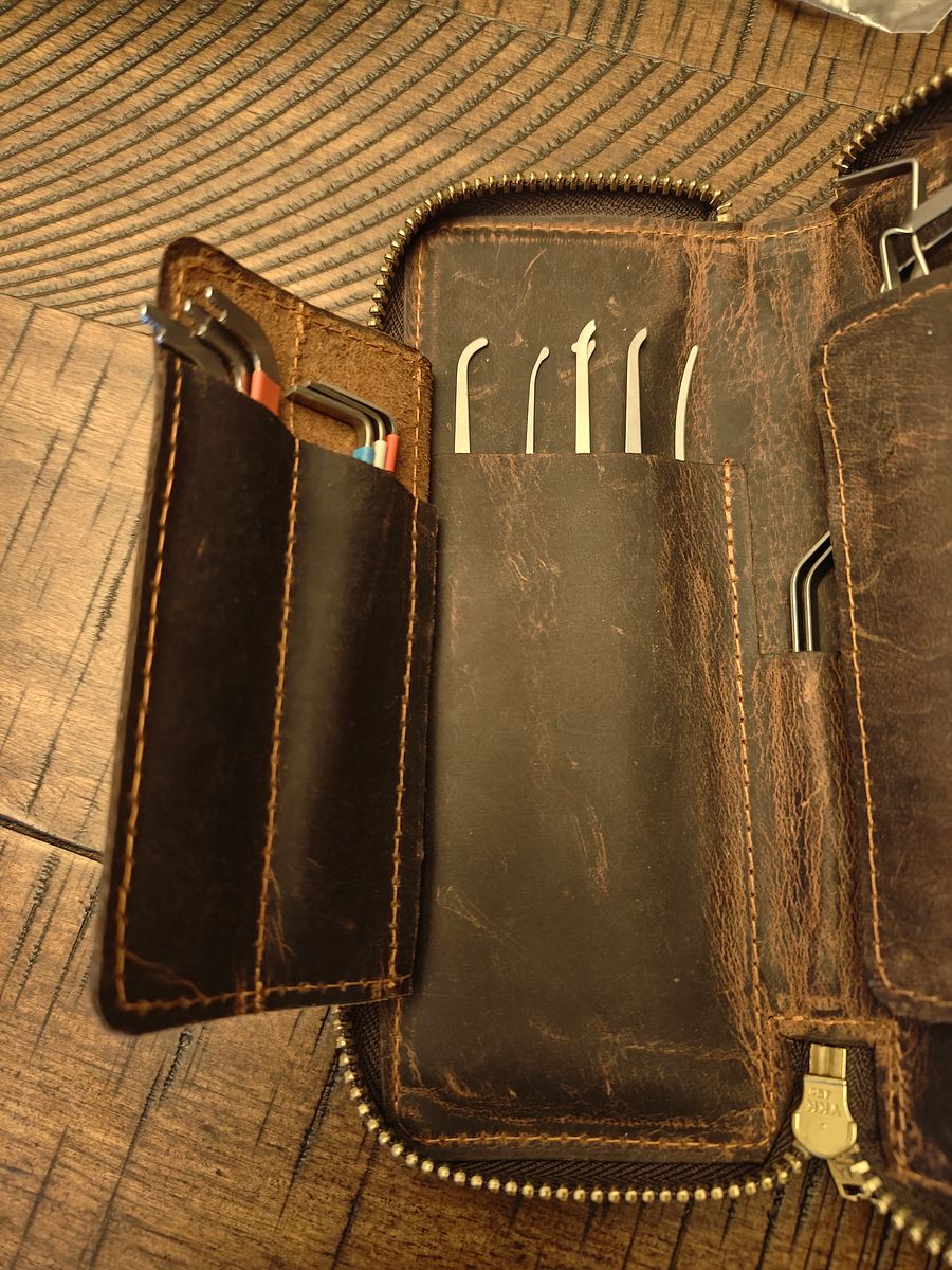 Leather zip case, Medium product image (2)
