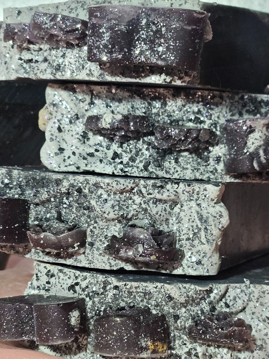 I'm Yours - Rose, vanilla, Macadamia (cold process, coconut, olive, shea) product image (4)
