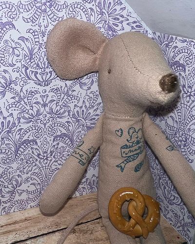 It has been years since I have picked up polymer clay. I think the last time I had sat down to sculpt anything was when my da...