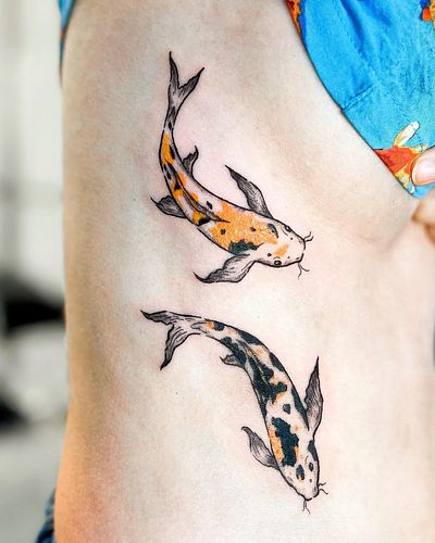 Some cute koi fish for Dianna, who sat like a rock in their awesome fish shirt 🐠 thank you for the trust! 🧡🖤

Done at @drip.t...