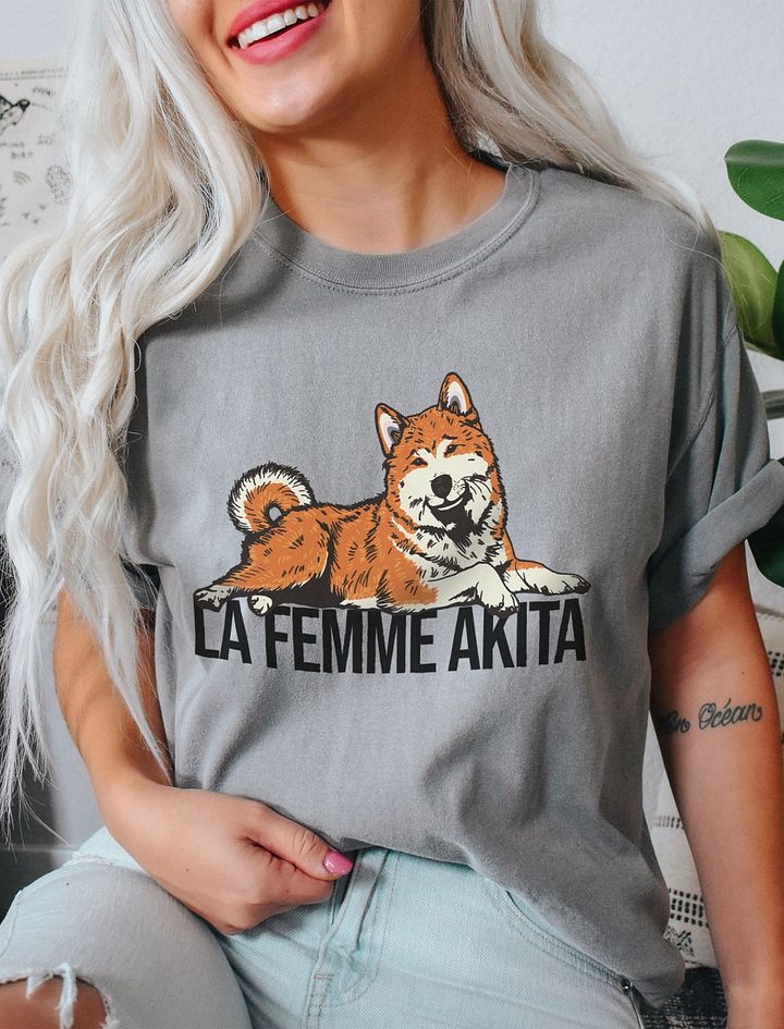 La Femme Akita T-Shirt of an Akita Inu (Red) | Funny T-Shirt for Akita Paw-rents product image (11)