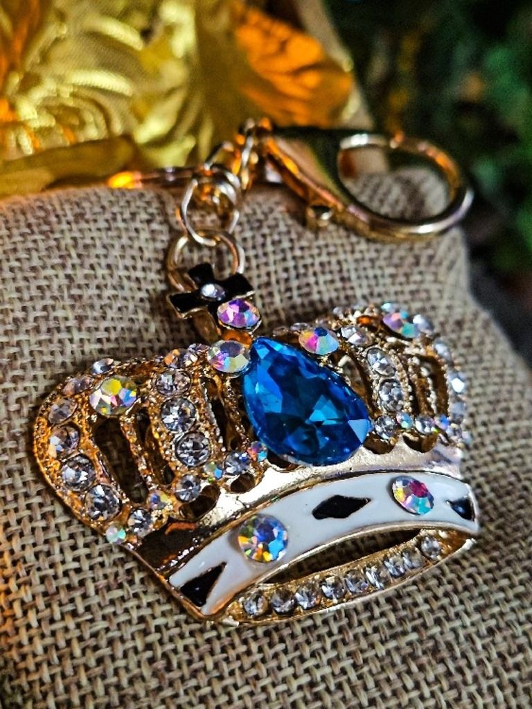 The Armored Kingdom Sapphire Blue Crown Keychain product image (2)
