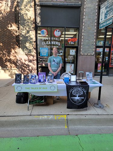 The Tales of Old and shoutout @phictlyapp Table 179 Lit Fest Chicago Printers Row @printersrowfest #printersrowlitfest #litfe...