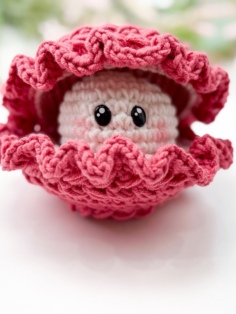 How to Crochet an Clam | No-Sew Amigurumi with Wheat Stitch product image (9)
