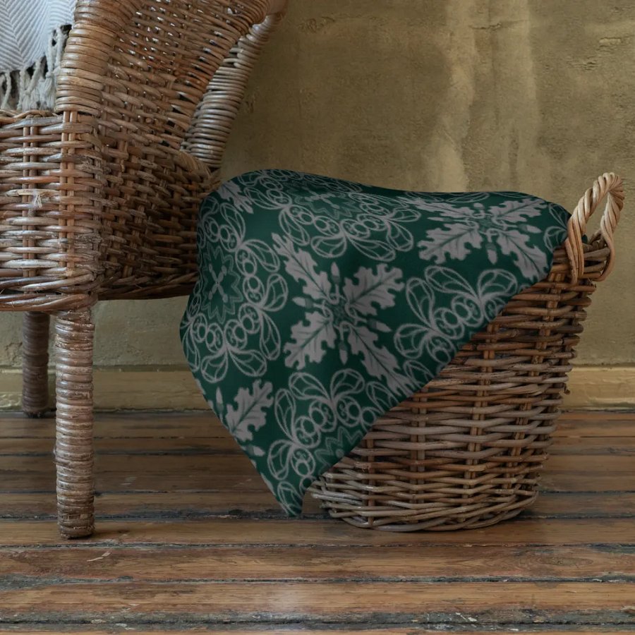 Oak Leaf Damask Throw Blanket product image (22)