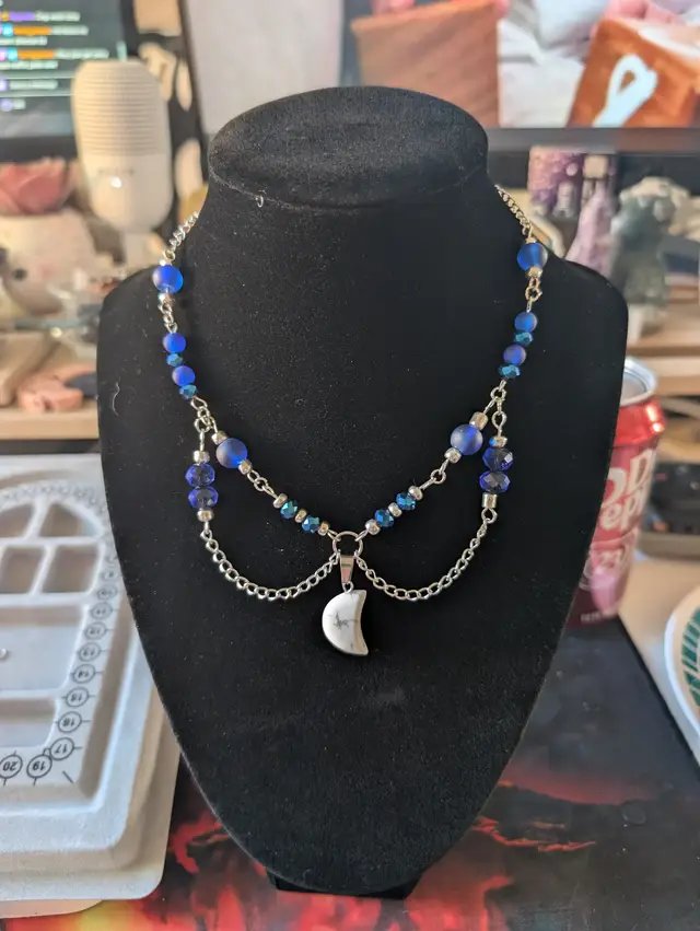 One of my newest creations for the winter show I will be in!! ♥️