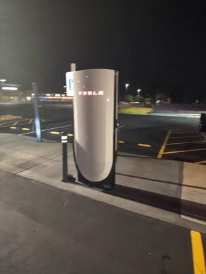 Tesla Removes MagicDocks From Latest V4 Superchargers #tesla #Magicdocks #Superchargers #EV #TeslaSuperchargers #EVCharging #TeslaMagicDocks #Georgia