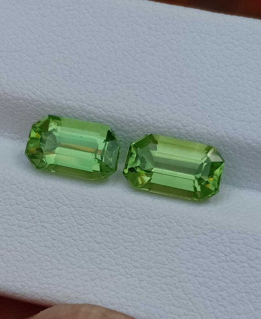 PERIDOT PAIRS LOOSE GEMSTONE FOR JEWELRY EMERALD CUT FROM PAKISTAN, 4.65 CARAT product image (5)