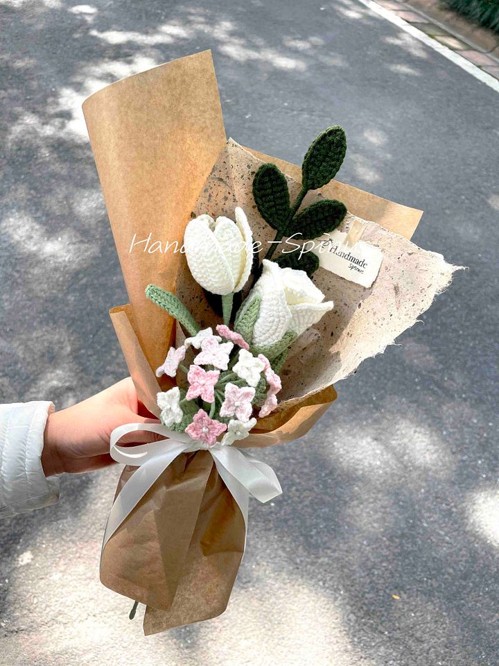 White & Pink Crochet Knit Bouquet product image (1)