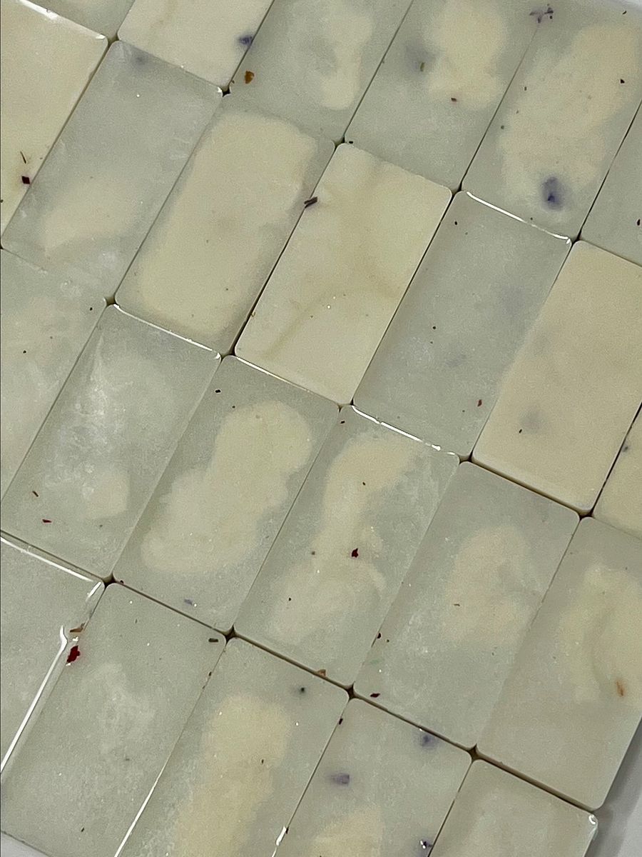 Floral Confetti Resin Domino Set (White) product image (2)