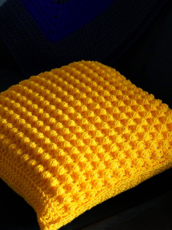 Bobble stitch pillow cover pdf pattern product image (2)