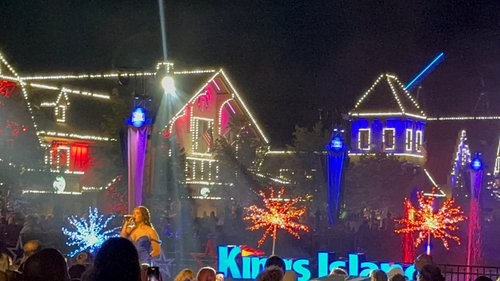 Happy 4th everyone!! Happy birthday America! @kingsislandpr put on one heck of a show! 

#fyecoasters #kingsisland #fourthofj...