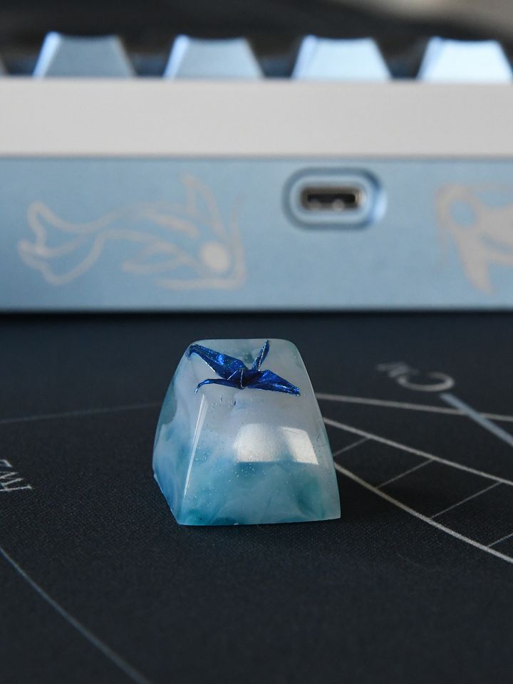 Mountaintop Crane Keycap (SA R1) product image (1)