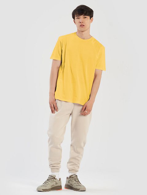Photo showing Gildan Unisex Softstyle T-Shirt