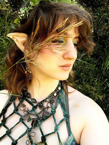 faerie festivities 🌀🧚‍♂️🌾
.
.
.
#faerie #faeries #fairy #whimsical #whimsy #cosplay #magical #elf #elves