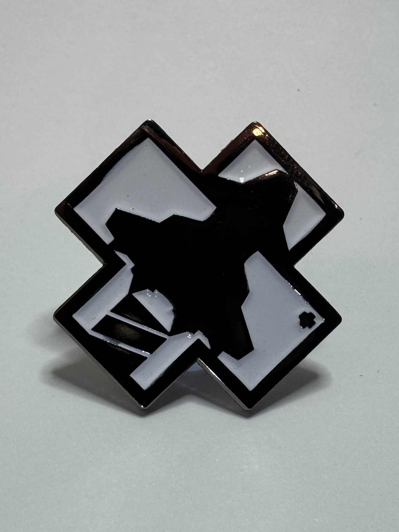 Emblem Pin and Commemorative Photo - 2025 Debut Merch product image (1)